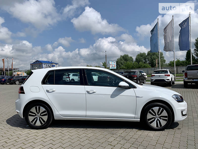 Хетчбек Volkswagen e-Golf 2016 в Хмельницькому