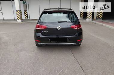 Хетчбек Volkswagen e-Golf 2017 в 