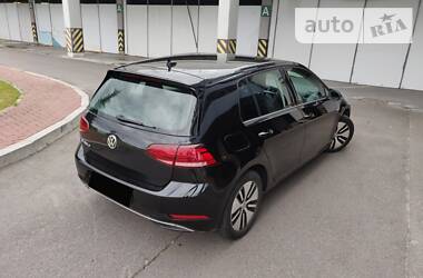 Хетчбек Volkswagen e-Golf 2017 в 