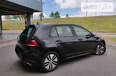 Хетчбек Volkswagen e-Golf 2017 в 
