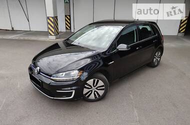 Хетчбек Volkswagen e-Golf 2017 в 