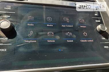 Хетчбек Volkswagen e-Golf 2017 в 