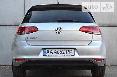 Хетчбек Volkswagen e-Golf 2016 в Києві