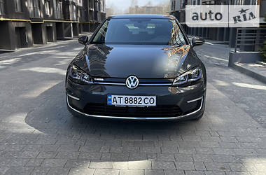 Хэтчбек Volkswagen e-Golf 2018 в Ивано-Франковске