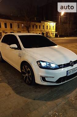 Хетчбек Volkswagen e-Golf 2016 в Харкові