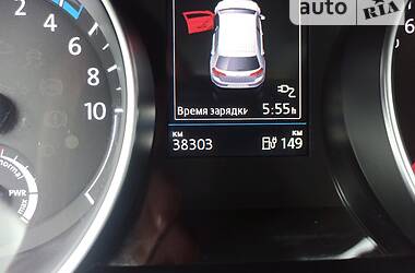 Хетчбек Volkswagen e-Golf 2018 в 