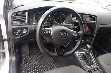 Хетчбек Volkswagen e-Golf 2018 в 
