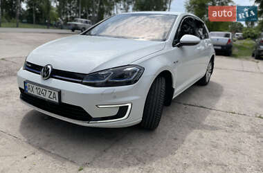 Хэтчбек Volkswagen e-Golf 2017 в 