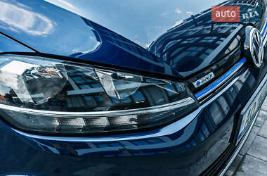 Хэтчбек Volkswagen e-Golf 2019 в Ужгороде