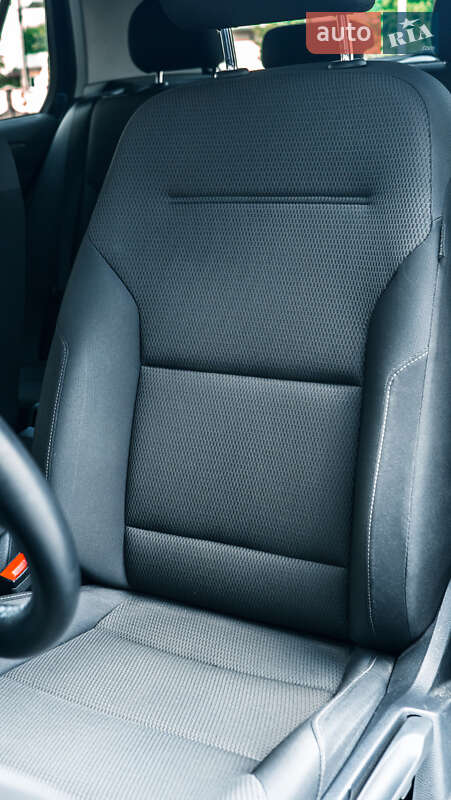 Хэтчбек Volkswagen e-Golf 2019 в Ужгороде