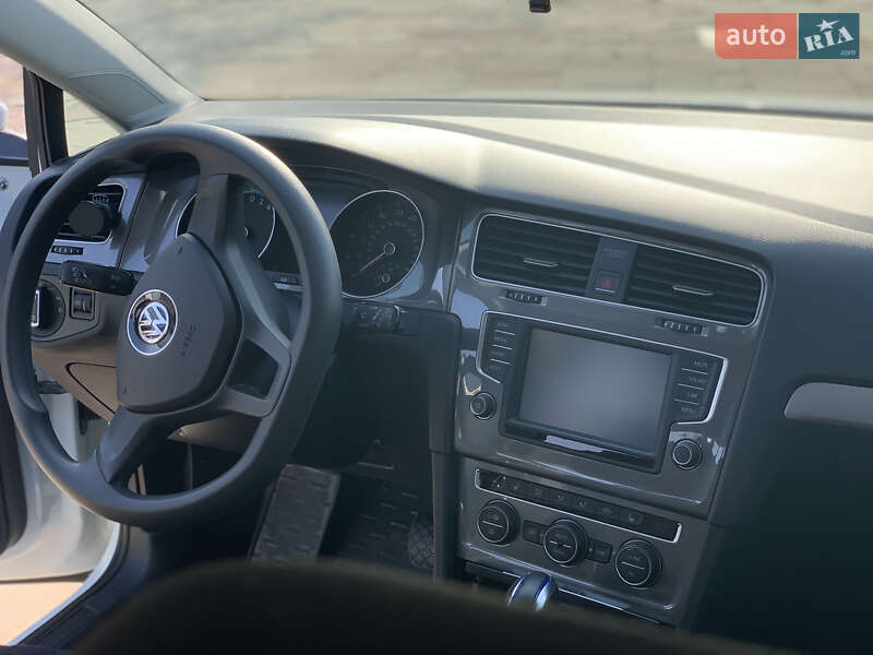 Хэтчбек Volkswagen e-Golf 2016 в Белой Церкви