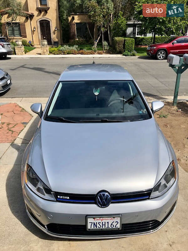 Хэтчбек Volkswagen e-Golf 2014 в Мукачево