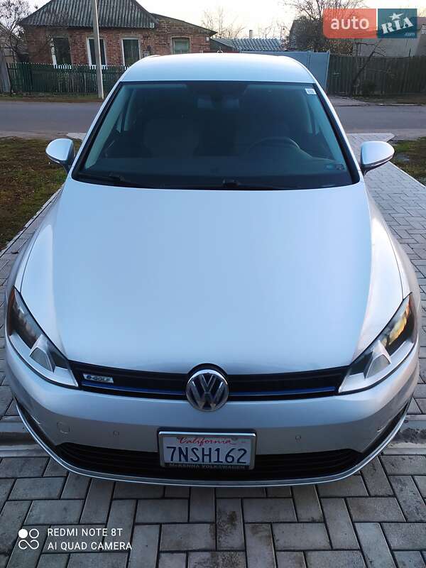 Хэтчбек Volkswagen e-Golf 2014 в Мукачево