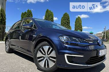 Хэтчбек Volkswagen e-Golf 2015 в Дубно