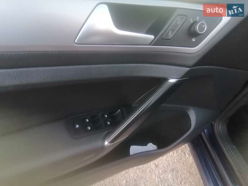 Хэтчбек Volkswagen e-Golf 2014 в Виннице