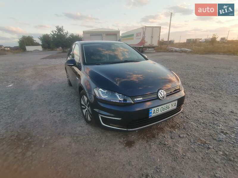 Хэтчбек Volkswagen e-Golf 2014 в Виннице