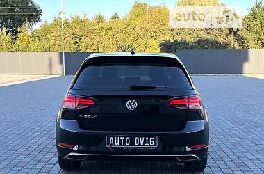 Хетчбек Volkswagen e-Golf 2018 в 