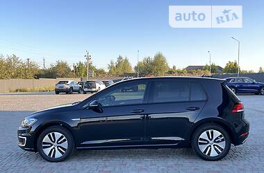 Хетчбек Volkswagen e-Golf 2018 в 