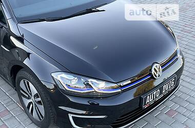 Хетчбек Volkswagen e-Golf 2018 в 