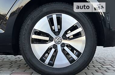 Хетчбек Volkswagen e-Golf 2018 в 