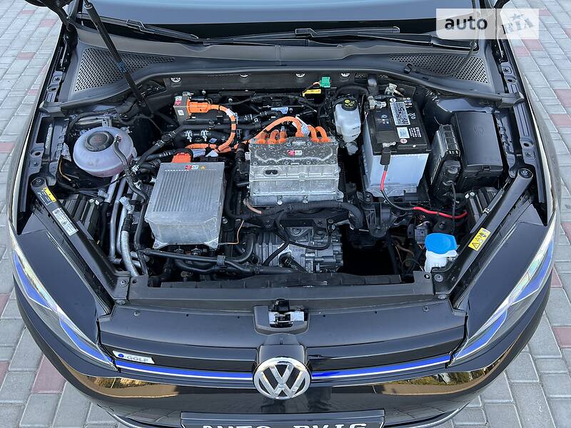 Хэтчбек Volkswagen e-Golf 2018 в Луцке