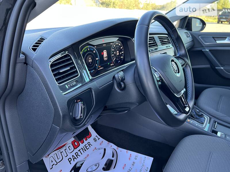 Хэтчбек Volkswagen e-Golf 2018 в Луцке