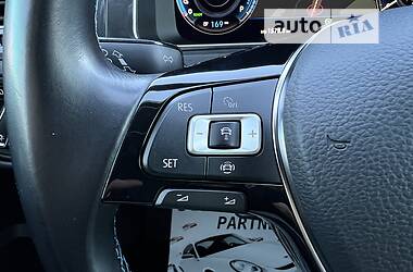 Хетчбек Volkswagen e-Golf 2018 в 