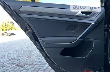 Хетчбек Volkswagen e-Golf 2018 в 