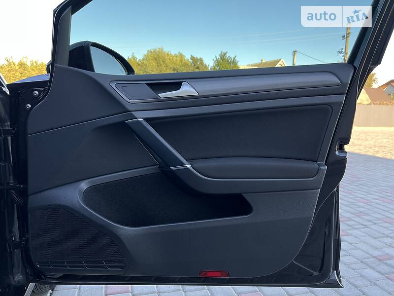 Хэтчбек Volkswagen e-Golf 2018 в Луцке