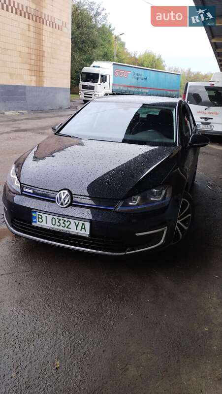 Хетчбек Volkswagen e-Golf 2015 в Полтаві