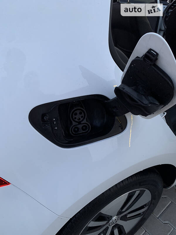 Хэтчбек Volkswagen e-Golf 2017 в Мукачево фото 13 Хэтчбек Volkswagen e-Golf 2017 в Мукачево