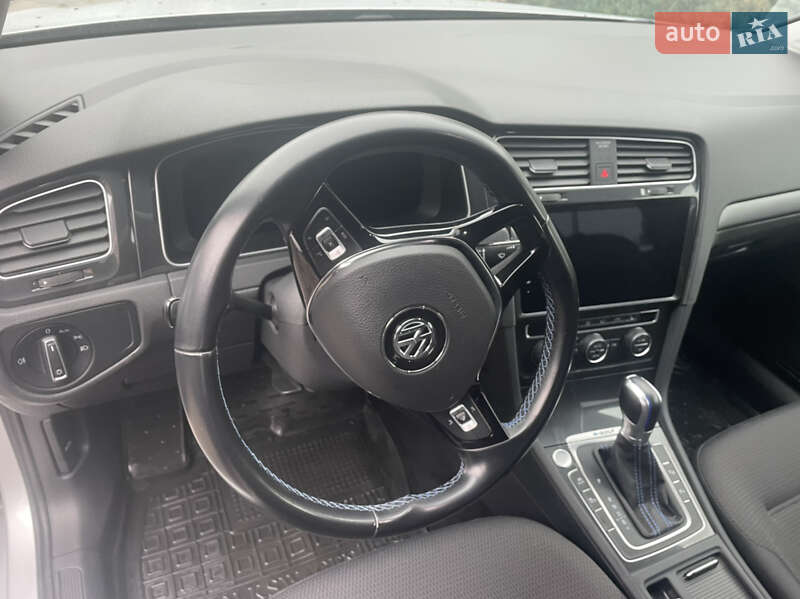 Хэтчбек Volkswagen e-Golf 2019 в Мукачево