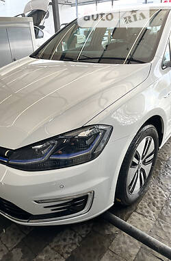 Хэтчбек Volkswagen e-Golf 2020 в 