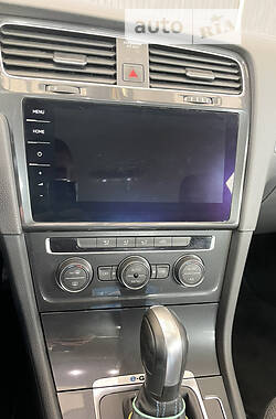 Хэтчбек Volkswagen e-Golf 2020 в 