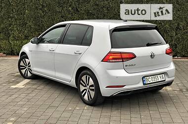 Хэтчбек Volkswagen e-Golf 2017 в 