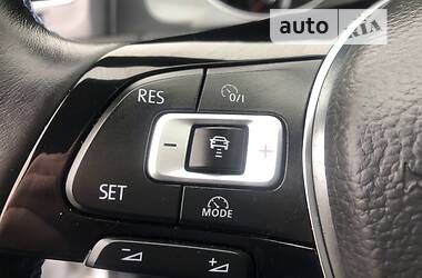 Хэтчбек Volkswagen e-Golf 2017 в 