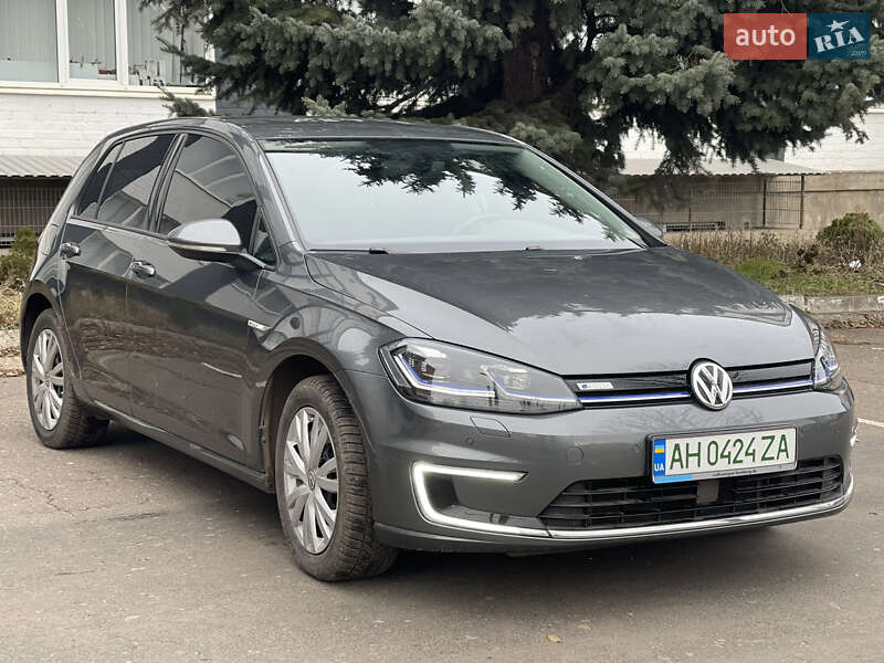Хэтчбек Volkswagen e-Golf 2018 в 
