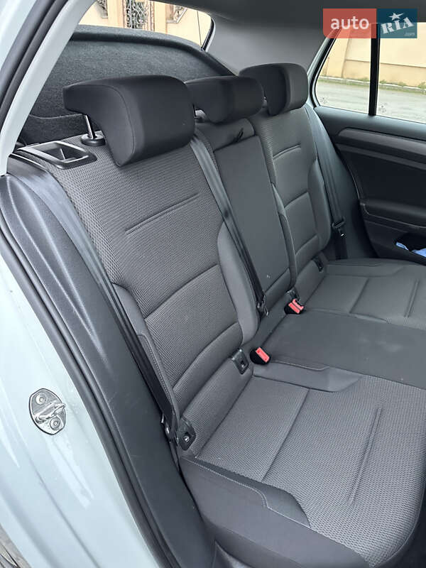 Хетчбек Volkswagen e-Golf 2018 в Мукачевому