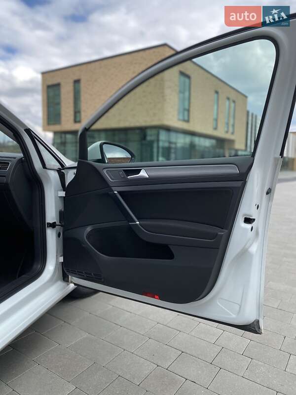 Хэтчбек Volkswagen e-Golf 2019 в Хмельницком