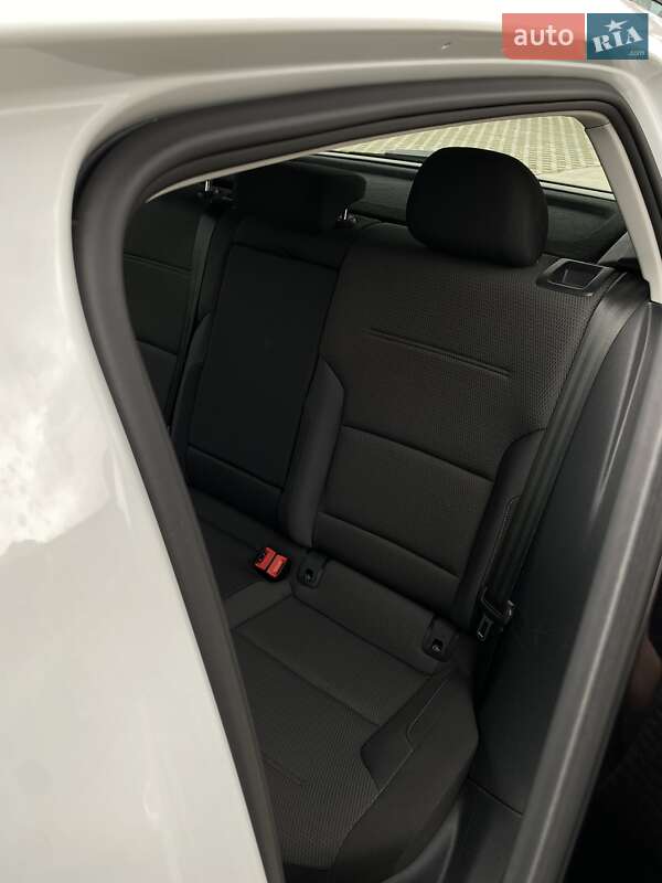 Хэтчбек Volkswagen e-Golf 2019 в Хмельницком