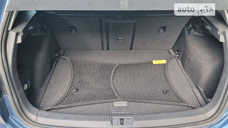 Хэтчбек Volkswagen e-Golf 2016 в Киеве
