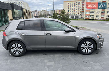 Хэтчбек Volkswagen e-Golf 2015 в Городке