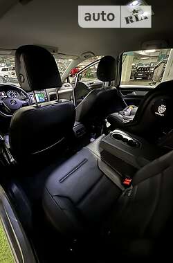 Хетчбек Volkswagen e-Golf 2016 в 
