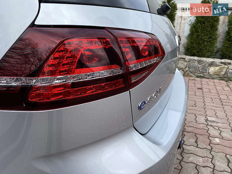 Хетчбек Volkswagen e-Golf 2015 в Хмельницькому
