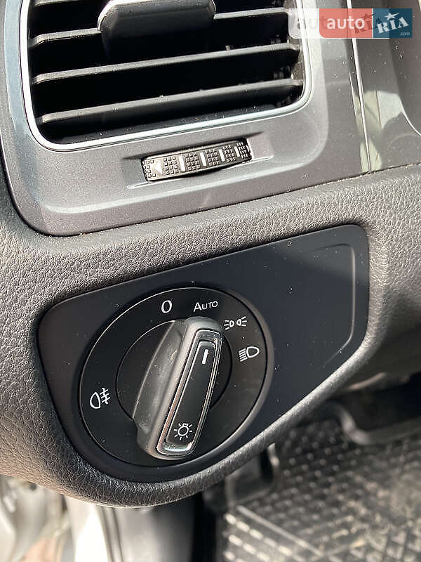 Хетчбек Volkswagen e-Golf 2015 в Хмельницькому