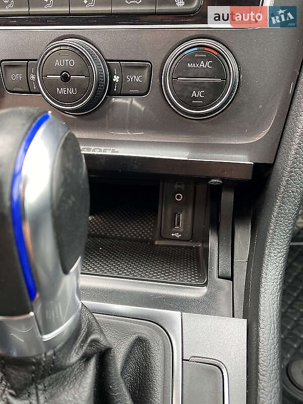 Хетчбек Volkswagen e-Golf 2015 в Хмельницькому