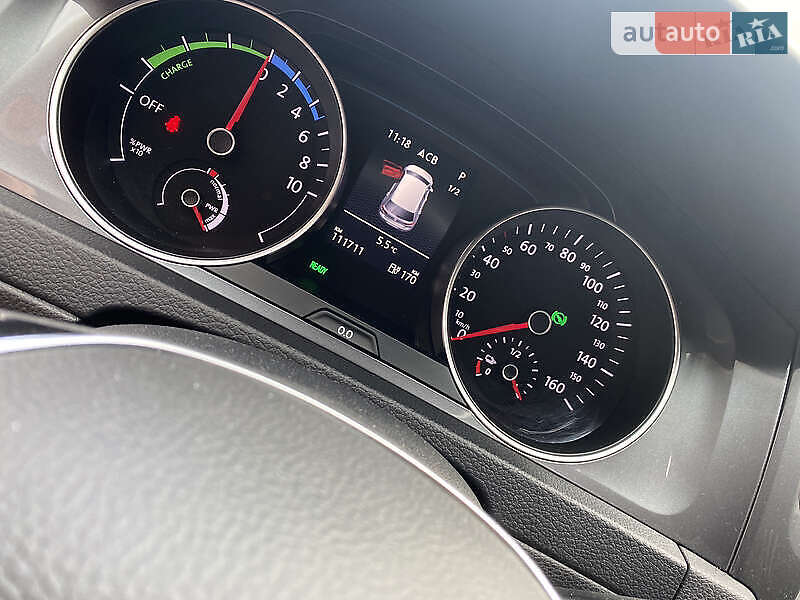 Хетчбек Volkswagen e-Golf 2015 в Хмельницькому