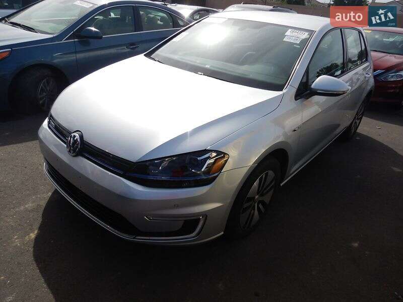 Хэтчбек Volkswagen e-Golf 2015 в Краснокутске