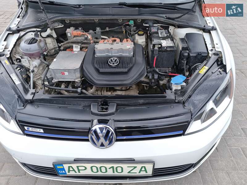 Хетчбек Volkswagen e-Golf 2016 в Запоріжжі
