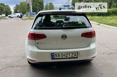Хэтчбек Volkswagen e-Golf 2014 в Кропивницком